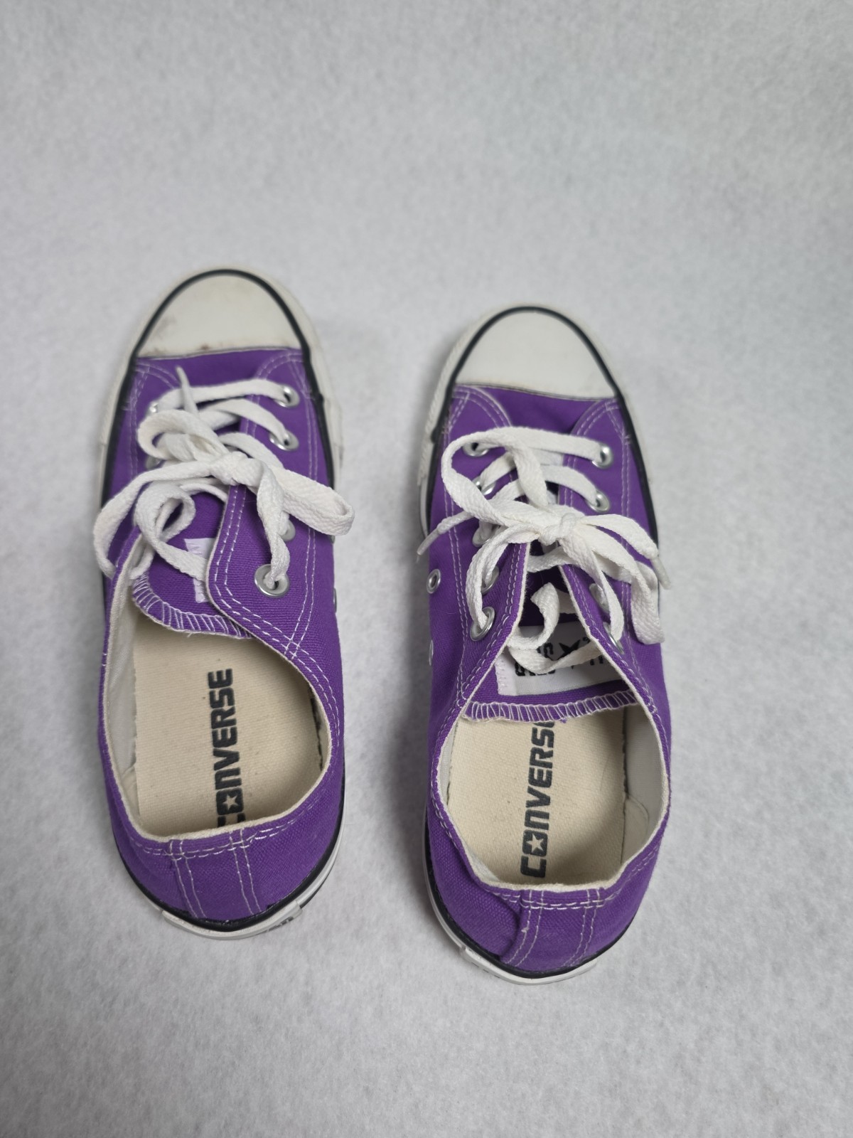 Converse Chuck Taylor All Star Low-Top Sneakers Electric Purple Women’s 6 Mens 4