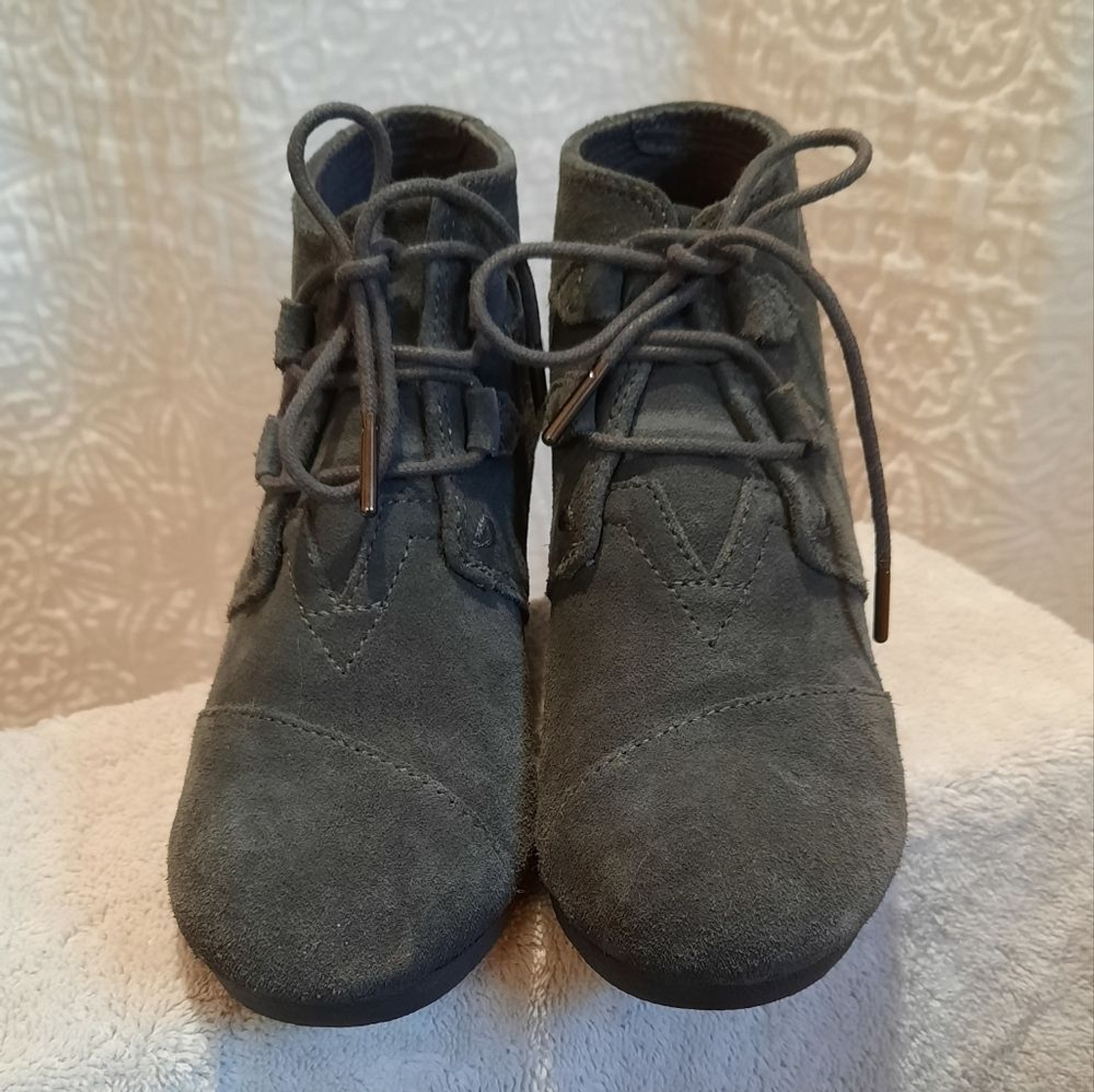 Tom’s Booties Womans 6 Gray Kala Suede Wedge Classic Outdoor Party Casual Boho