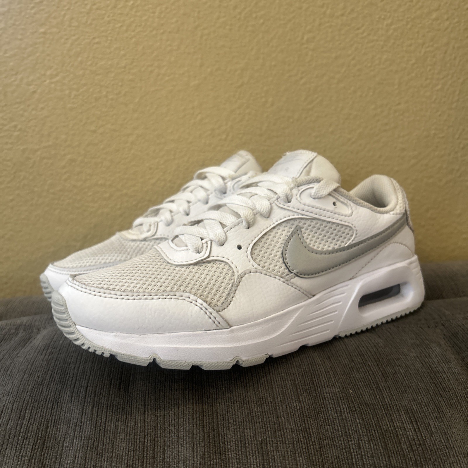 Nike Air Max SC Women’s Sneaker CW4554-100 US Size 6.5 White / Metallic Platinum