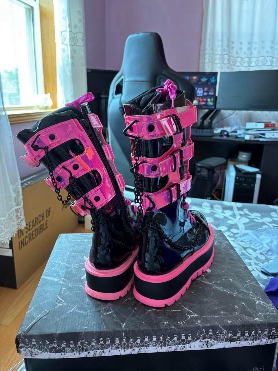 Dollskill Demonia Sweet Slime Monster UV Reactive Boots Size 8