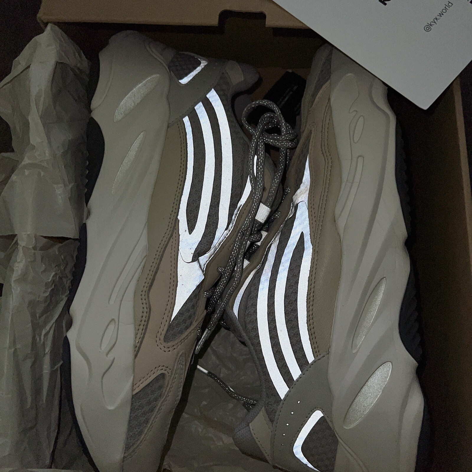 ADIDAS YEEZY Boost 700 V2 Cream – Size 13 new with box