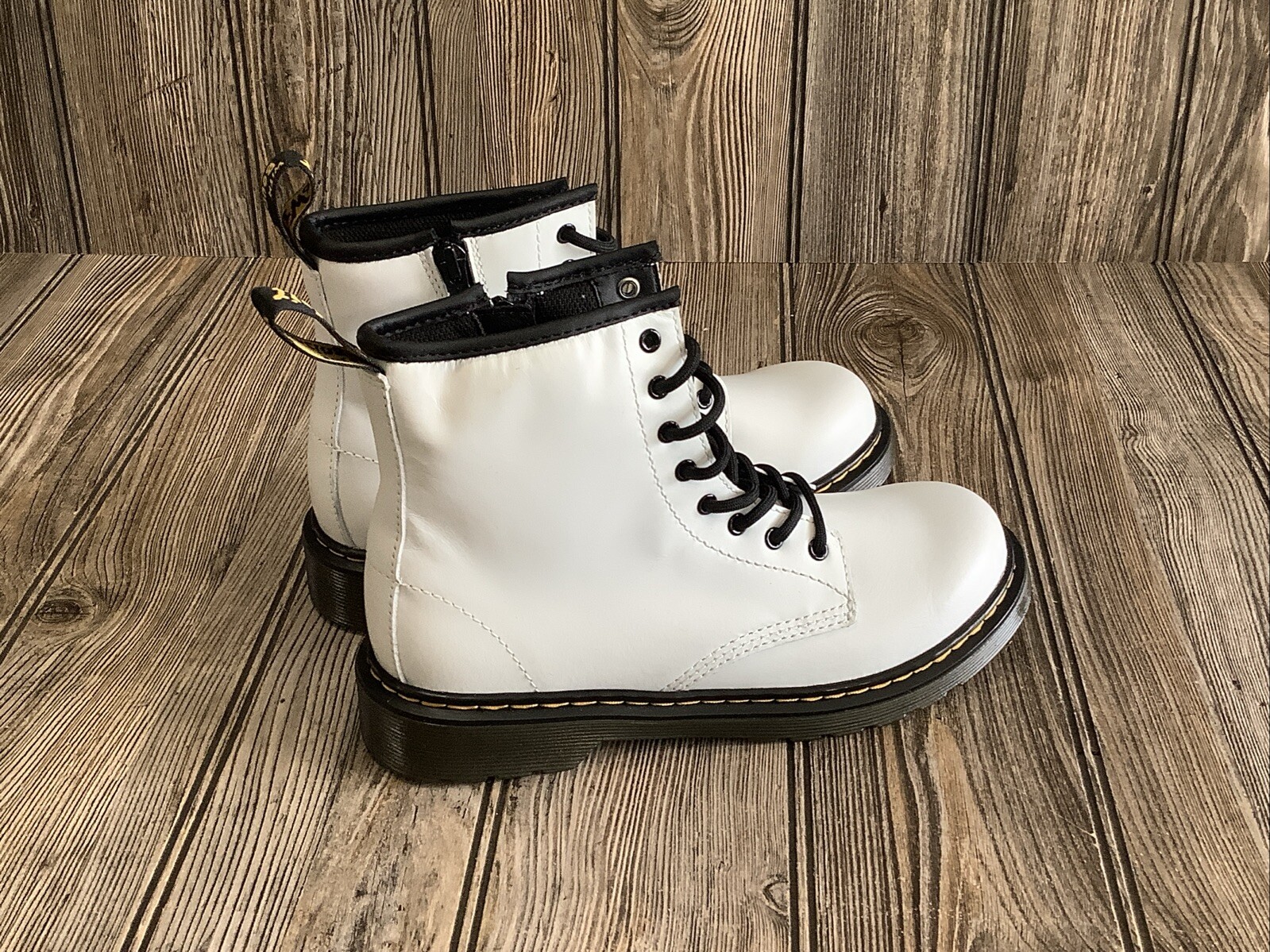 Doc Dr Martens 1460 Women’s Size 5 Smooth Leather Lace Up Combat Boots White