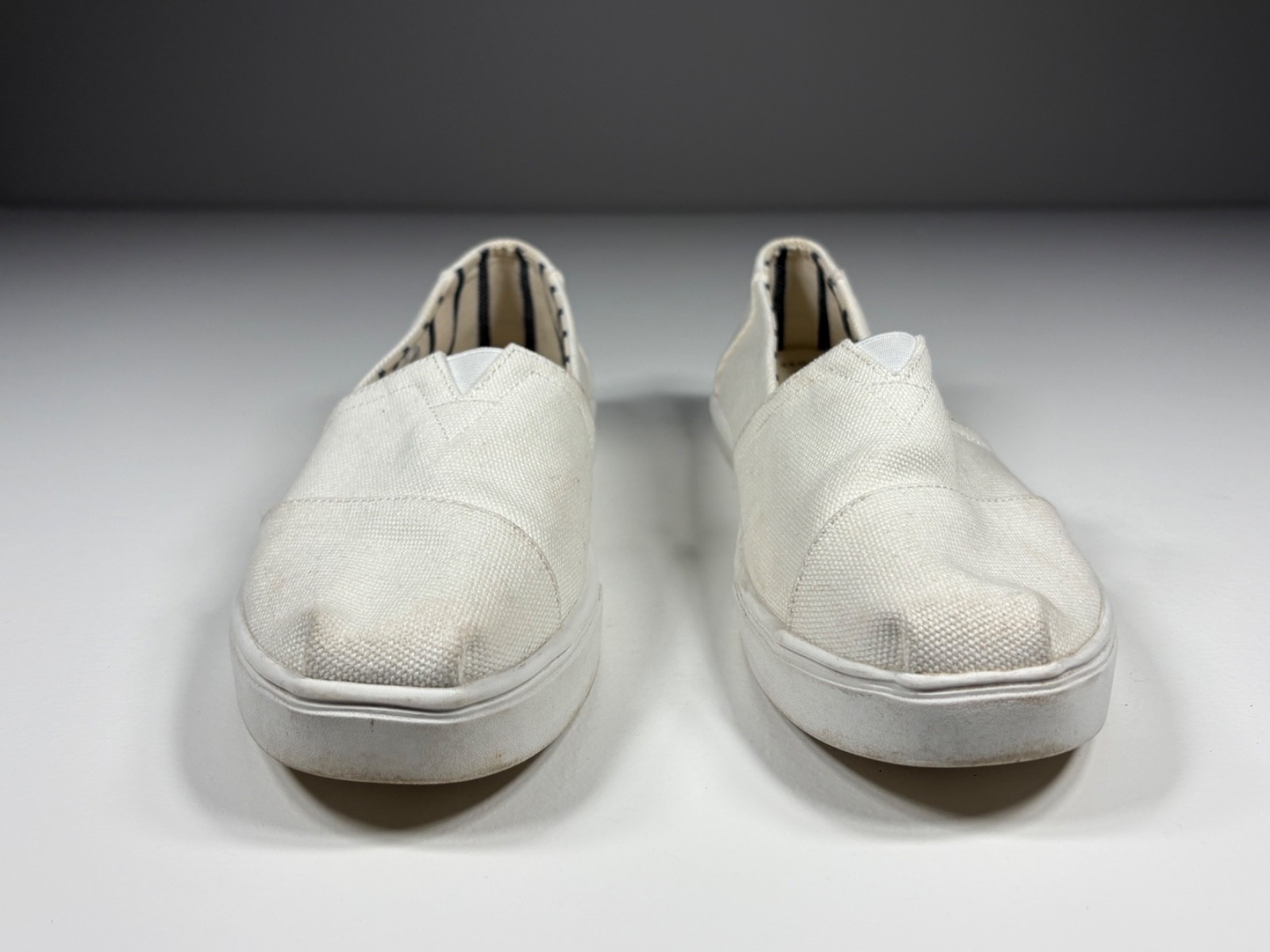 TOMS Flats Women 8.5 White Canvas Boat Shoes Casual Coastal Travel Comfort