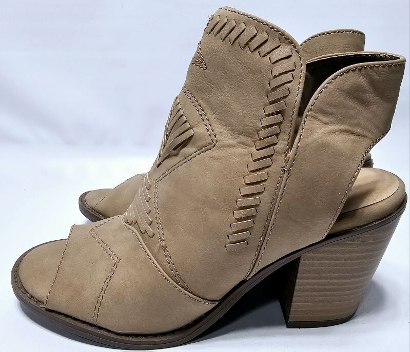 David Aaron Carleigh Peep Toe Ankle Booties Western Tan Faux Leather W Size 7