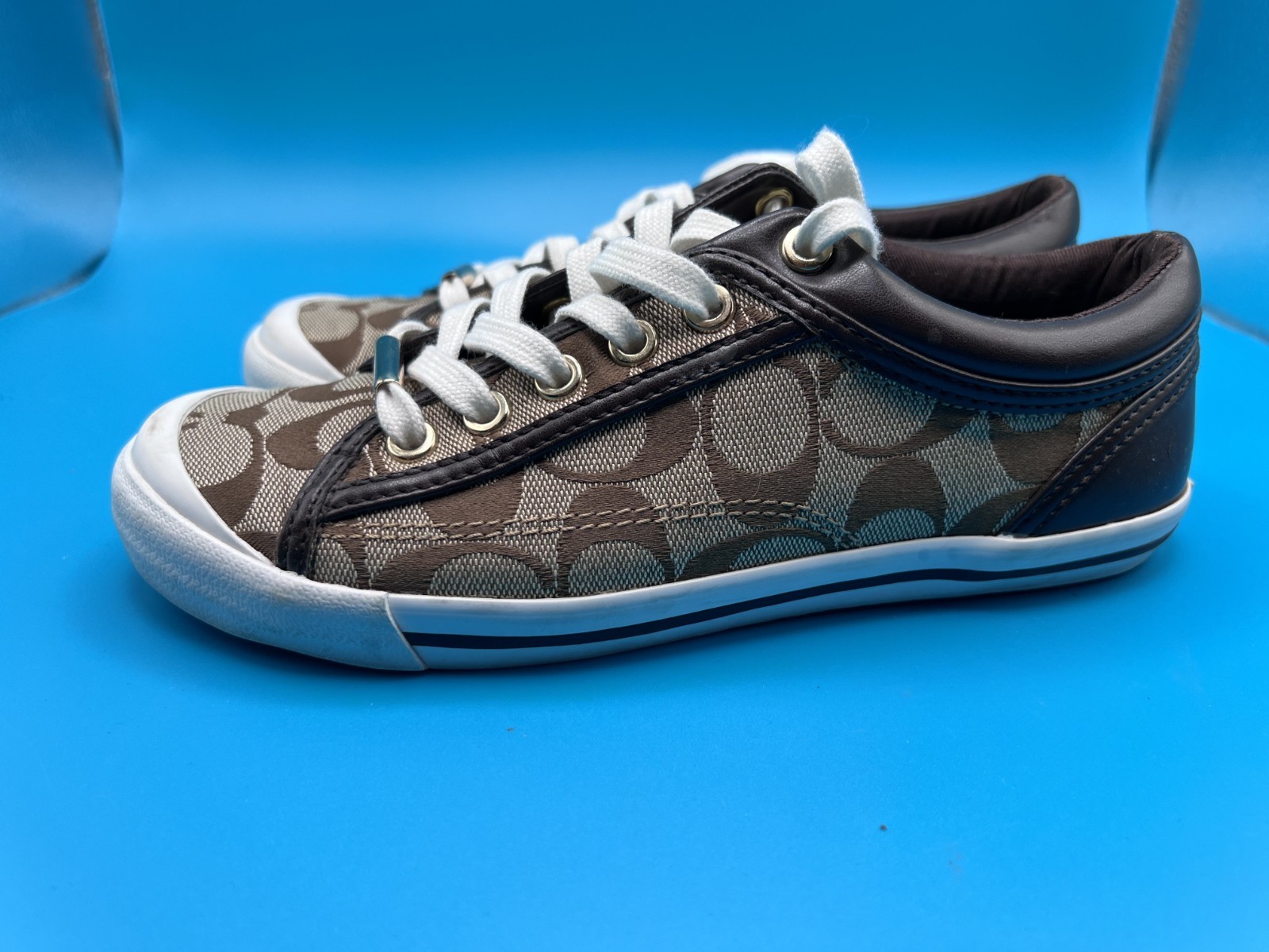 Coach Francesca Women’s Signature C Canvas Sneakers – Size 7B