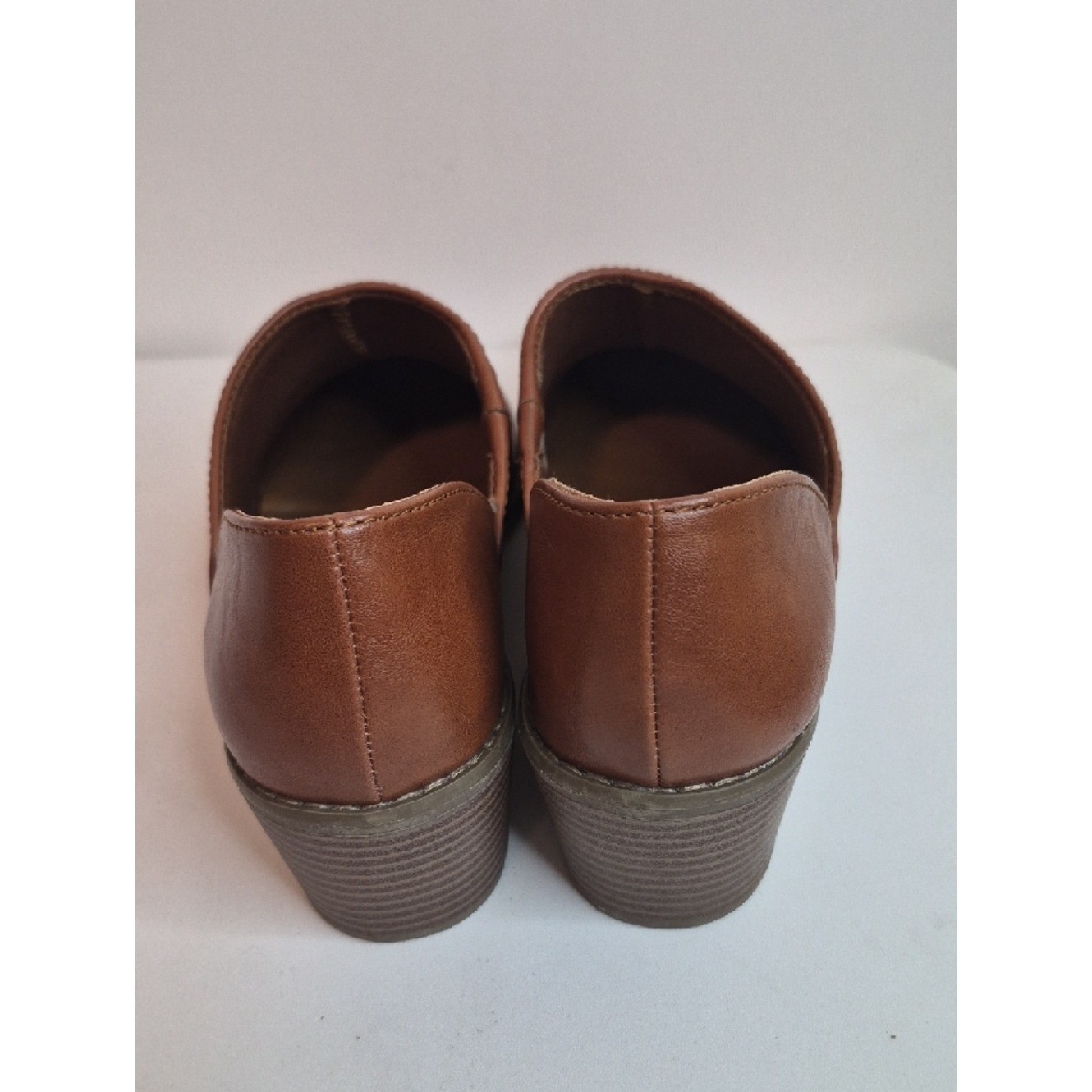 a.n.a Amity Cognac Women’s Brown Leather Slip-On Size 8.5M