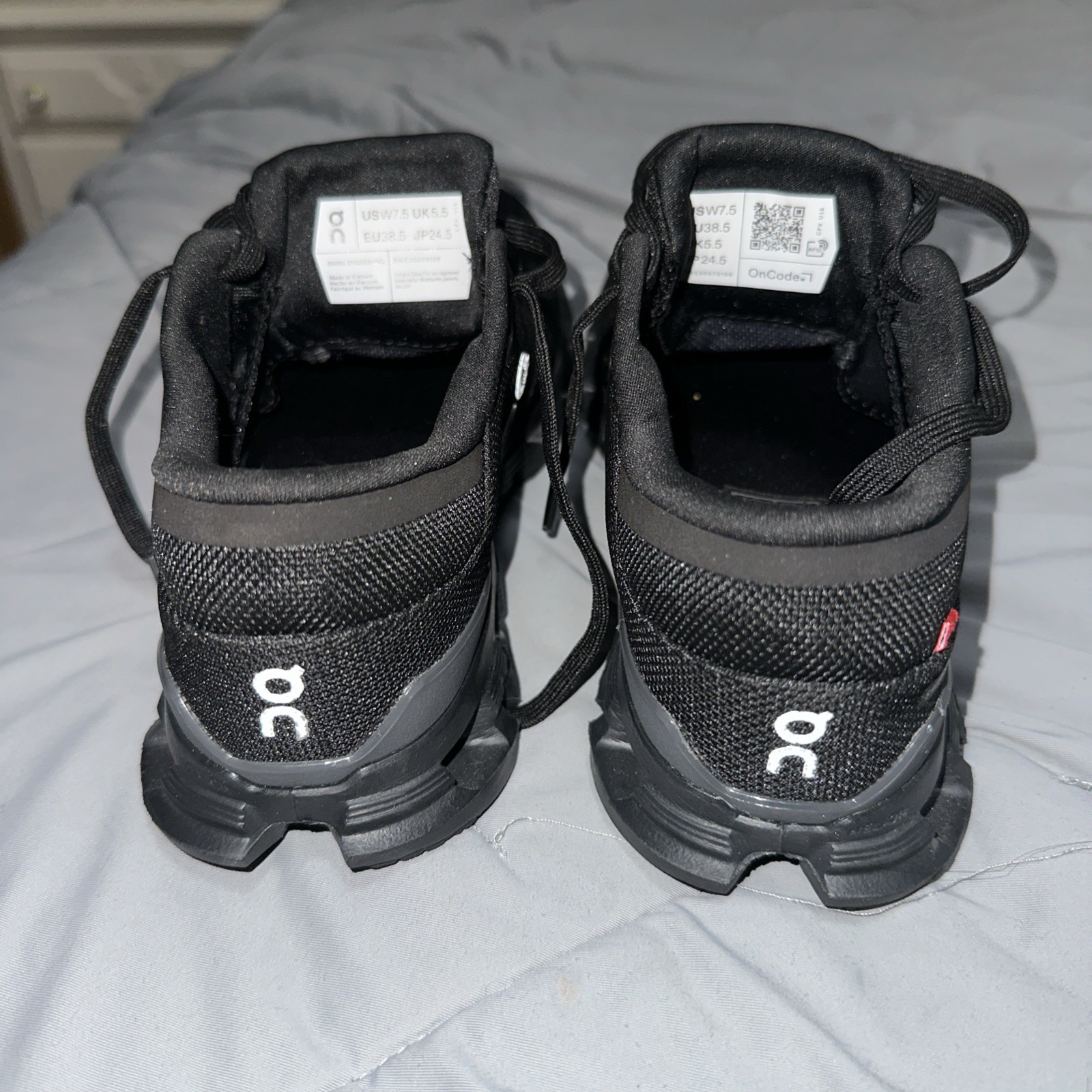 On Cloud Cloudflyer Running Shoes Womens 7.5 Black