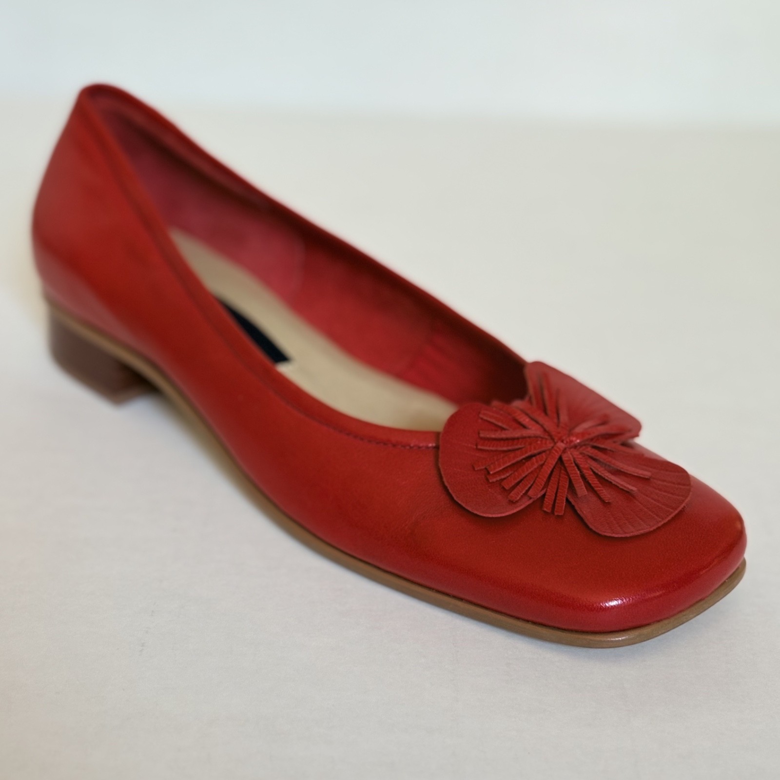 VTG Etienne Aigner Red Leather Ballet Flats 6.5 Rosette Classic The Gardener EUC
