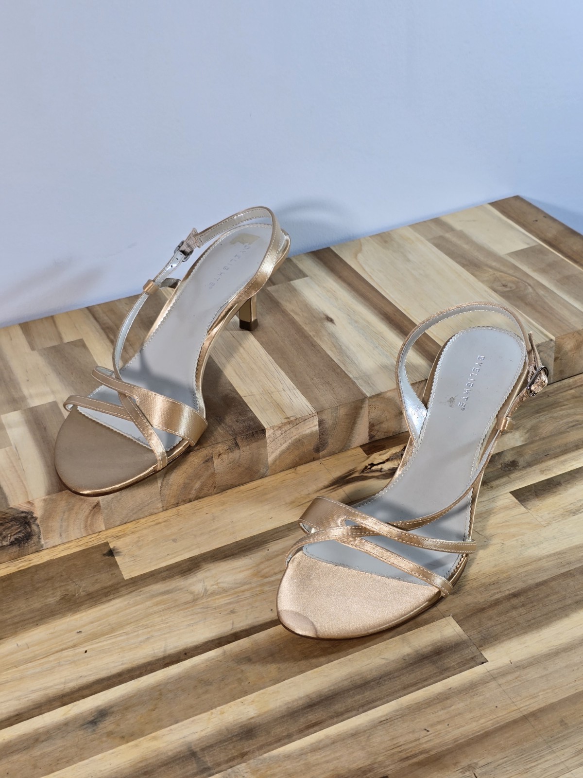 Dyelights Rose Strappy Sandals Size 7.5W Wide Ankle Strap Heels Women’s