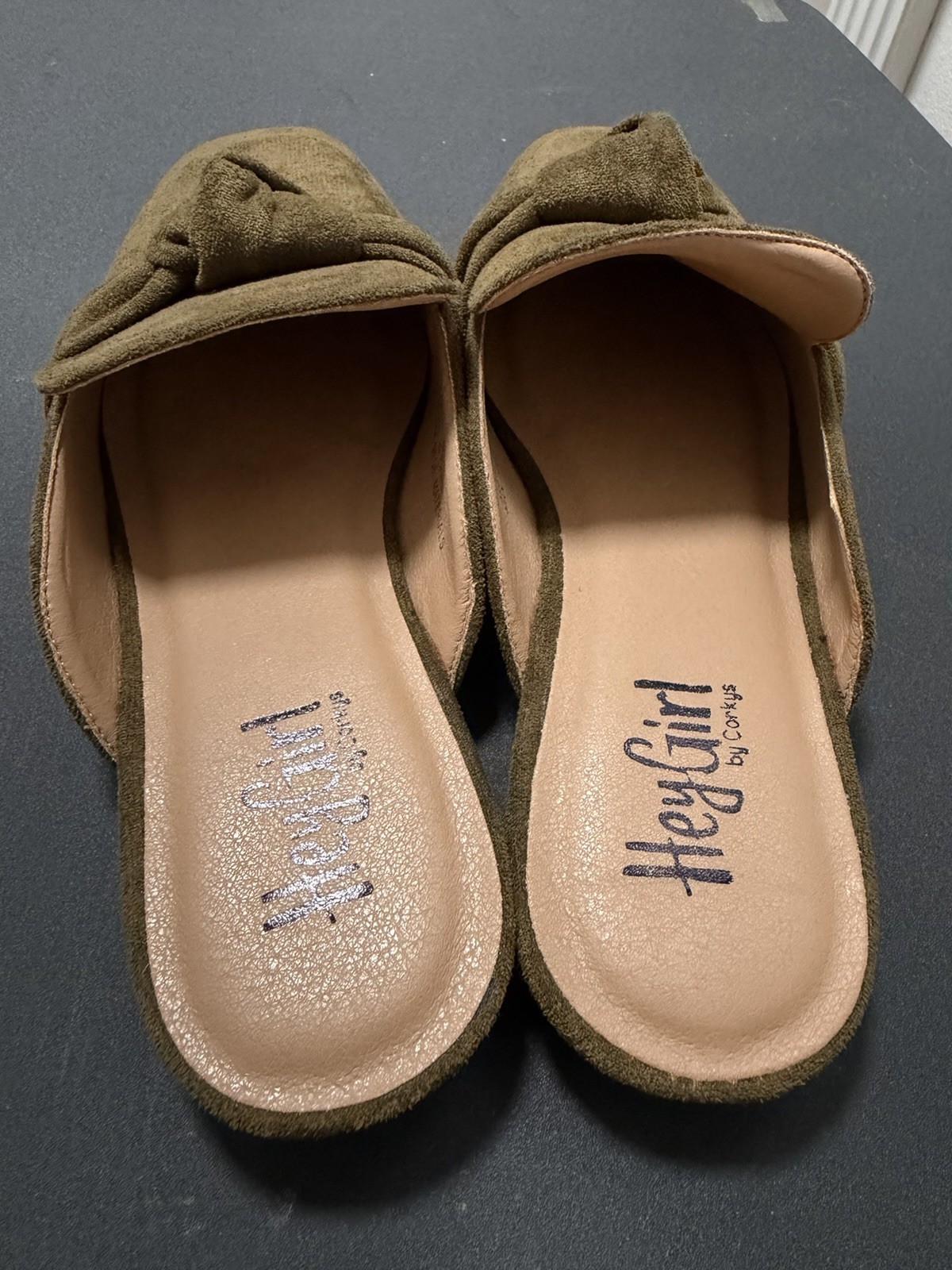 Corkys Footwear Women’s Hey Girl Faux Suede Clingy Shoe Olive Green NWOB Sz 8