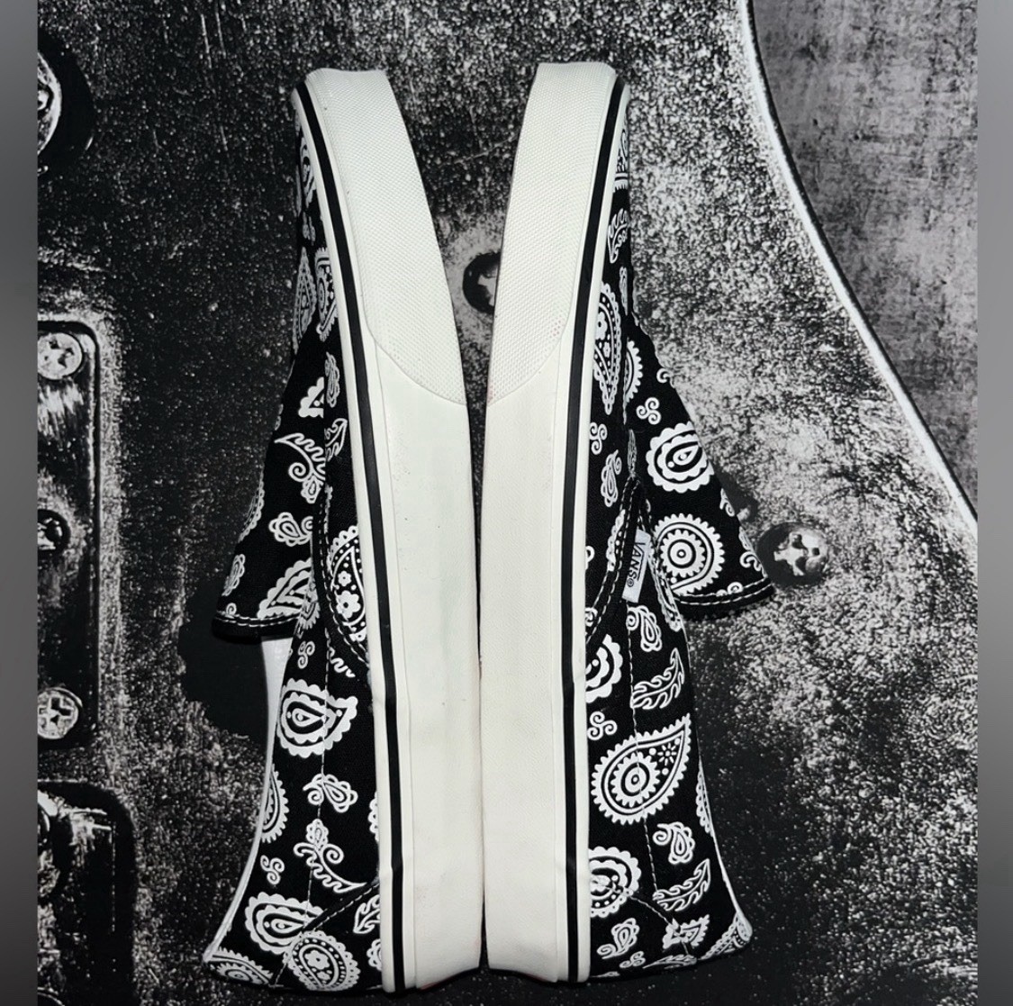 NIB Vans Classic Slip On Primavera Paisley Black White Size 12.5