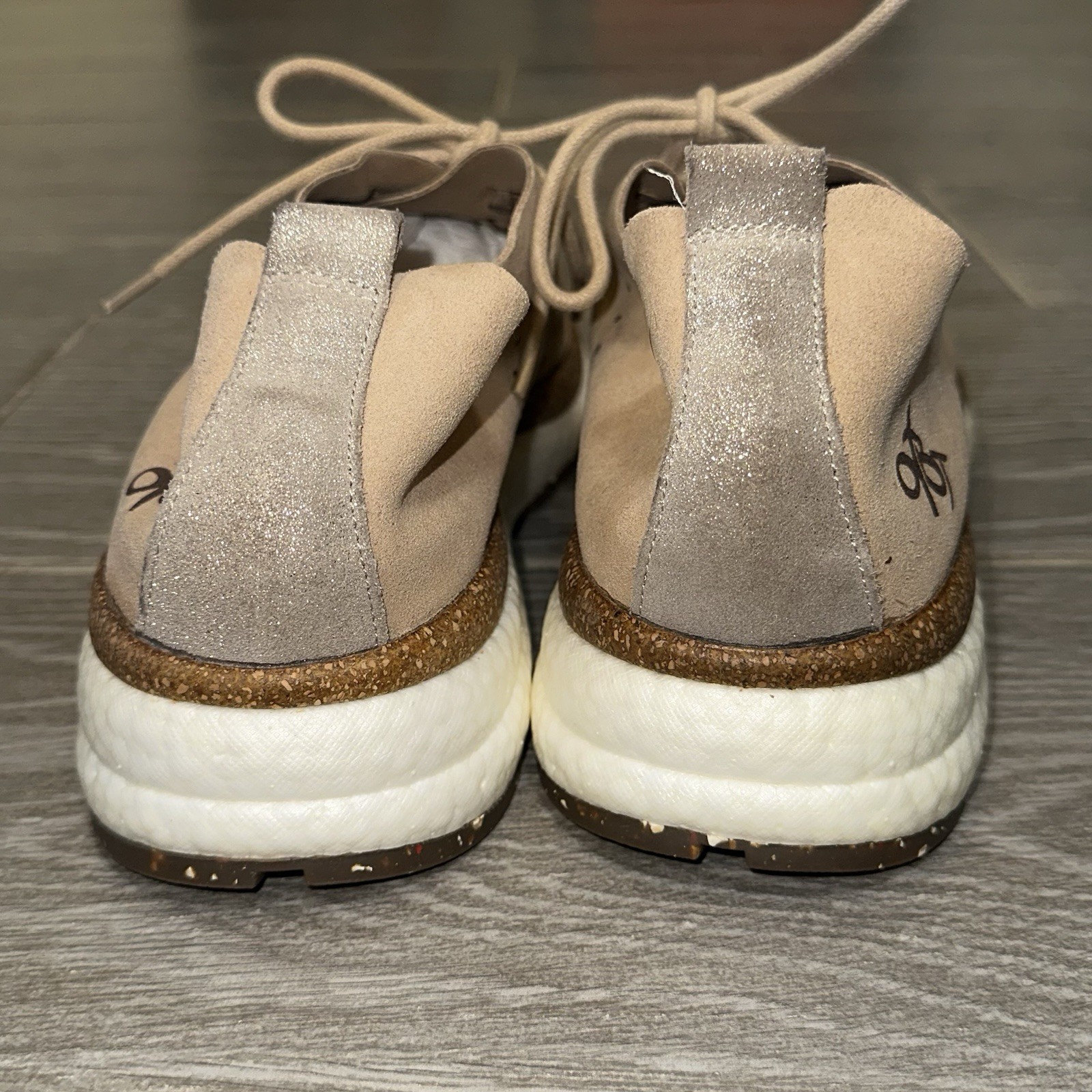 OTBT Alstead Comfort Sneaker Beige Vegan Suede Streetwear Activewear Women’s 9.5