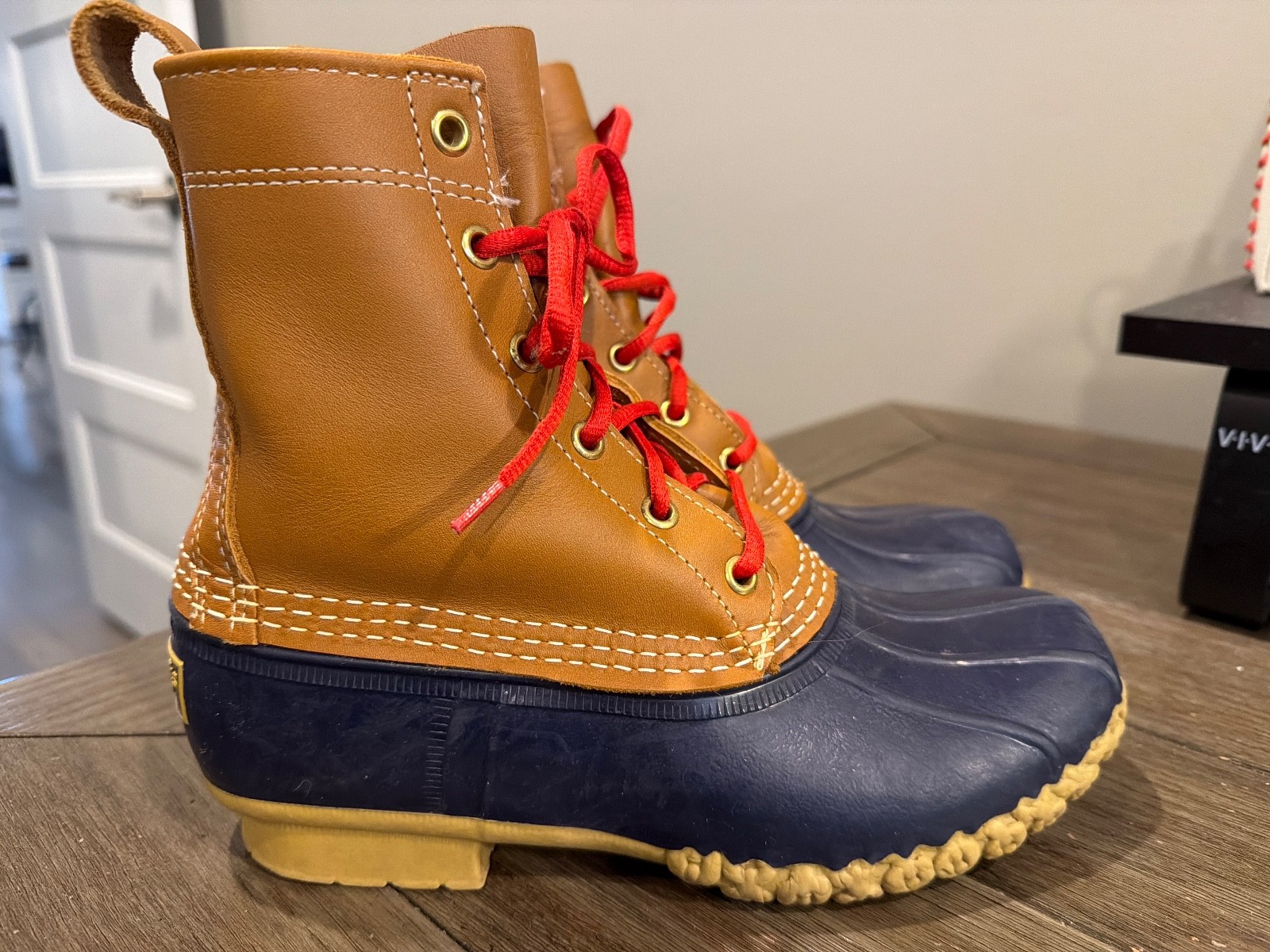 L.L.BEAN Classic 8″ Unlined Tan Leather Navy Blue Waterproof Duck Boot Women’s 7