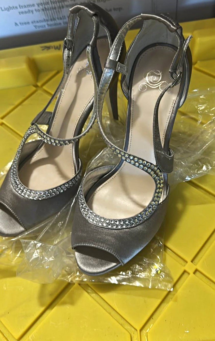 Nina Disney Bridal Silver & Rhinestone Strappy Ankle Strap Open Toe Heels 9