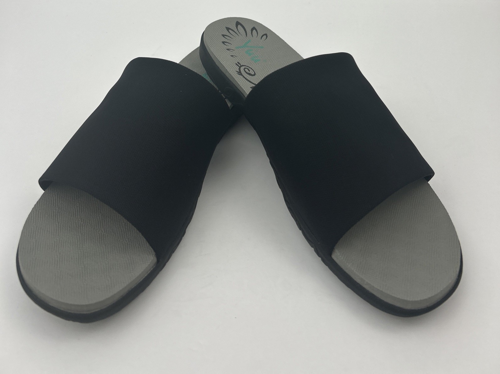 Yuu Casie Women’s Black Slide On Sandals Sz. 11 W