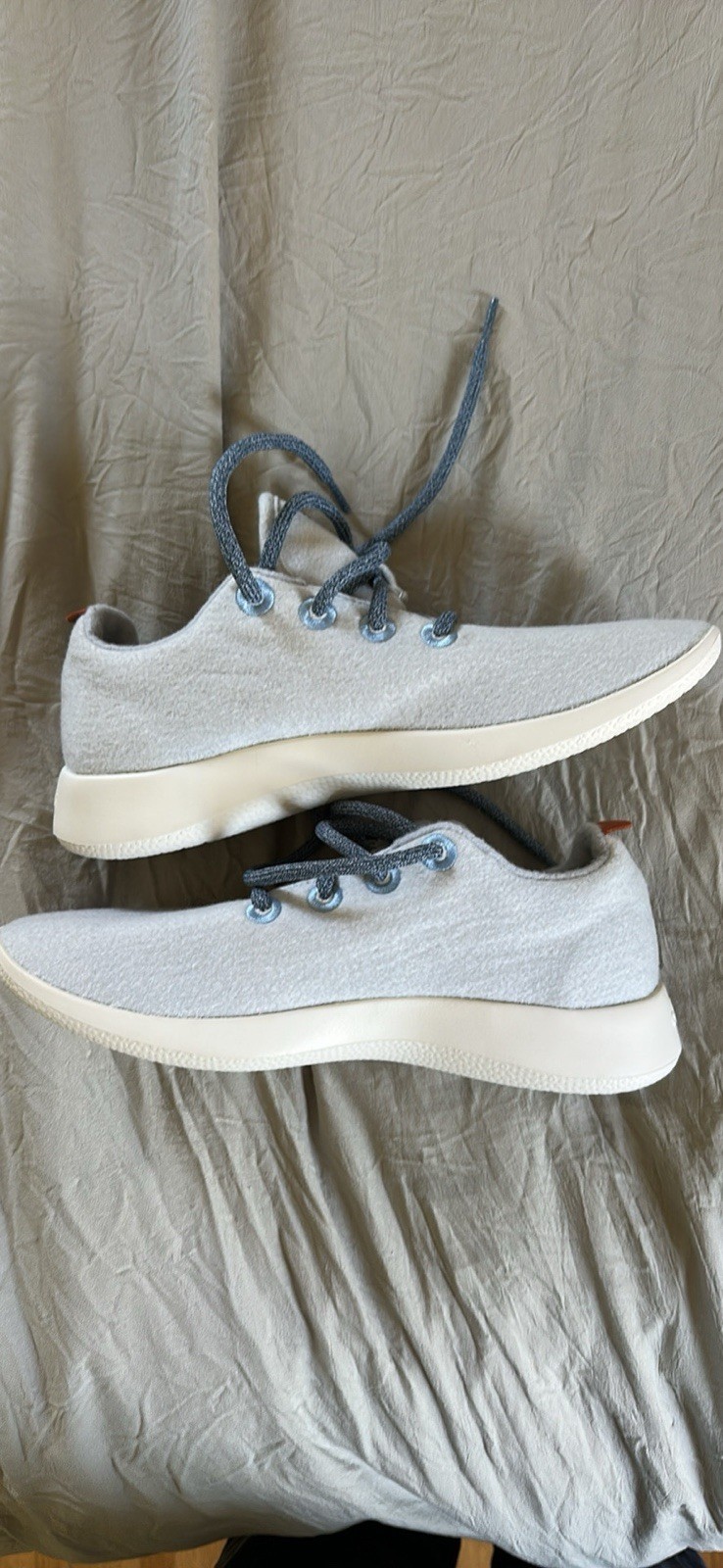 Allbirds Women’s Wool Runners – Size 9 – Light Grey / Silver