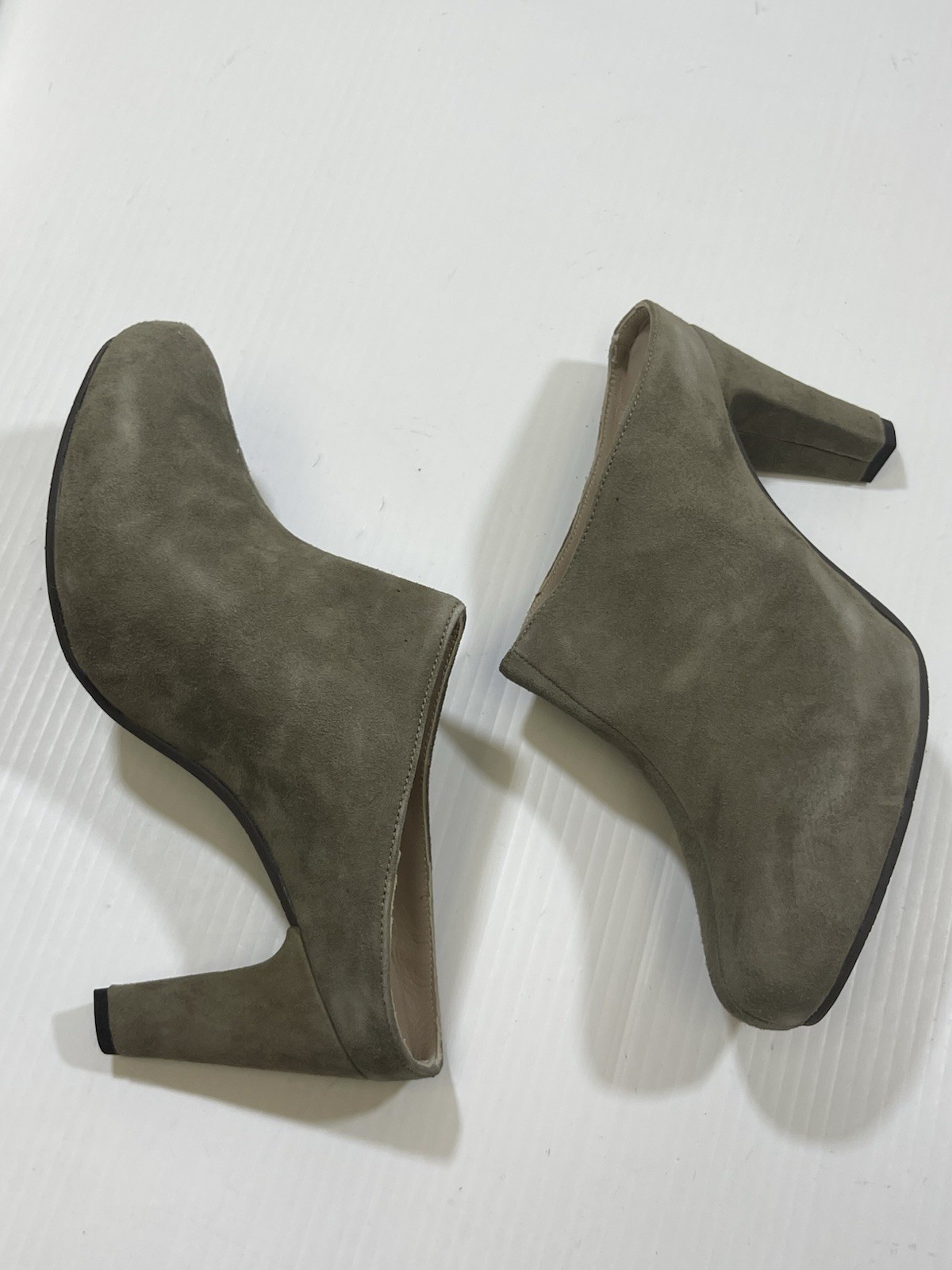 Cordani Woman’s Grey Suede Leather Medium Heel Semi Pointed Toe Clog Shoe 41 IT