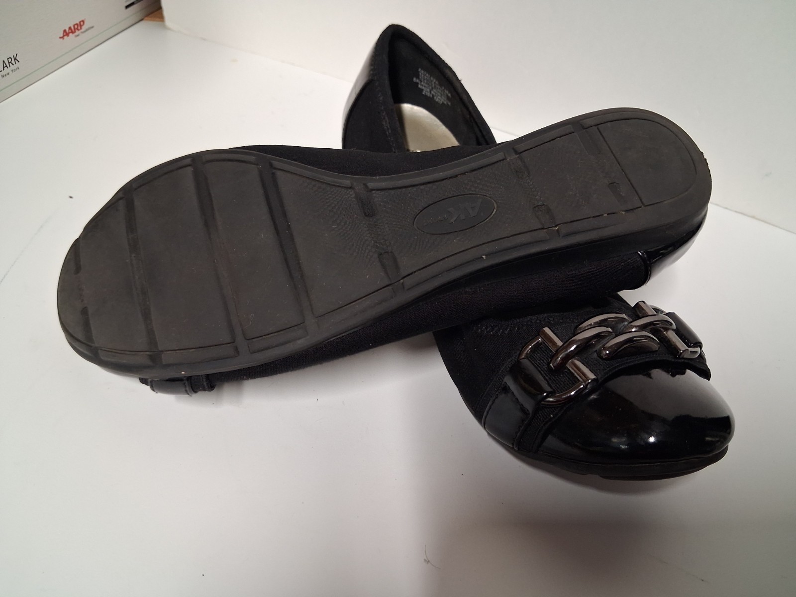 Womens Size 7 1/2 M – ANNE KLEIN SPORT Black Patent Cap Toe Ballet Flats