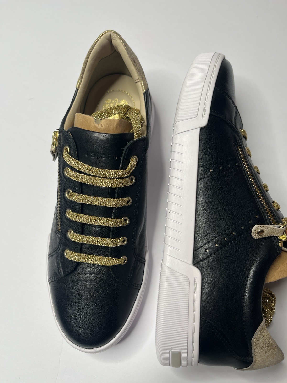 Jatarea Tara Women’s Shoes Size 8.5 Black Gold Lace-Up Sneakers New