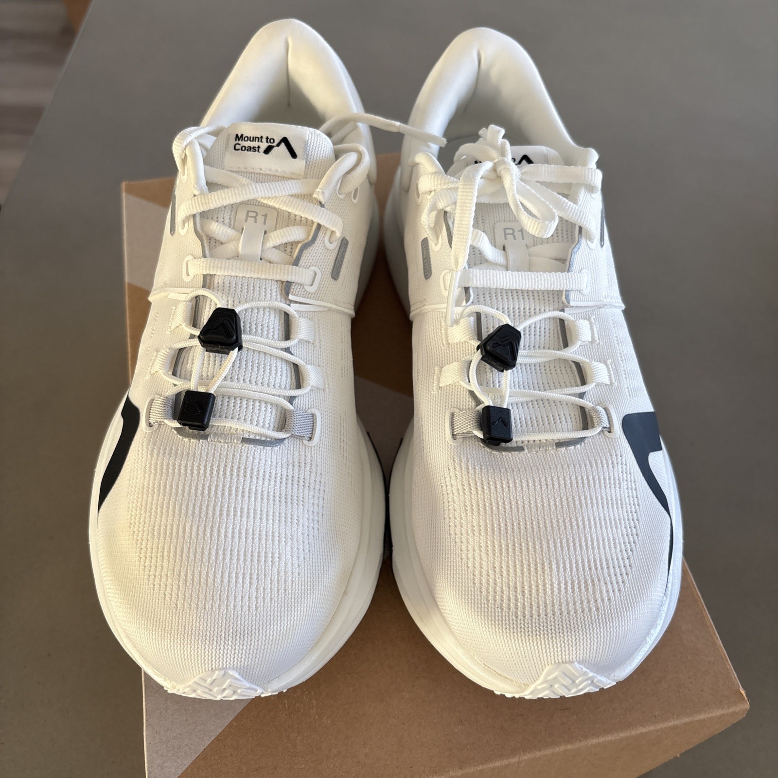Mount to Coast R1 Women’s Running Shoes Size 8.5