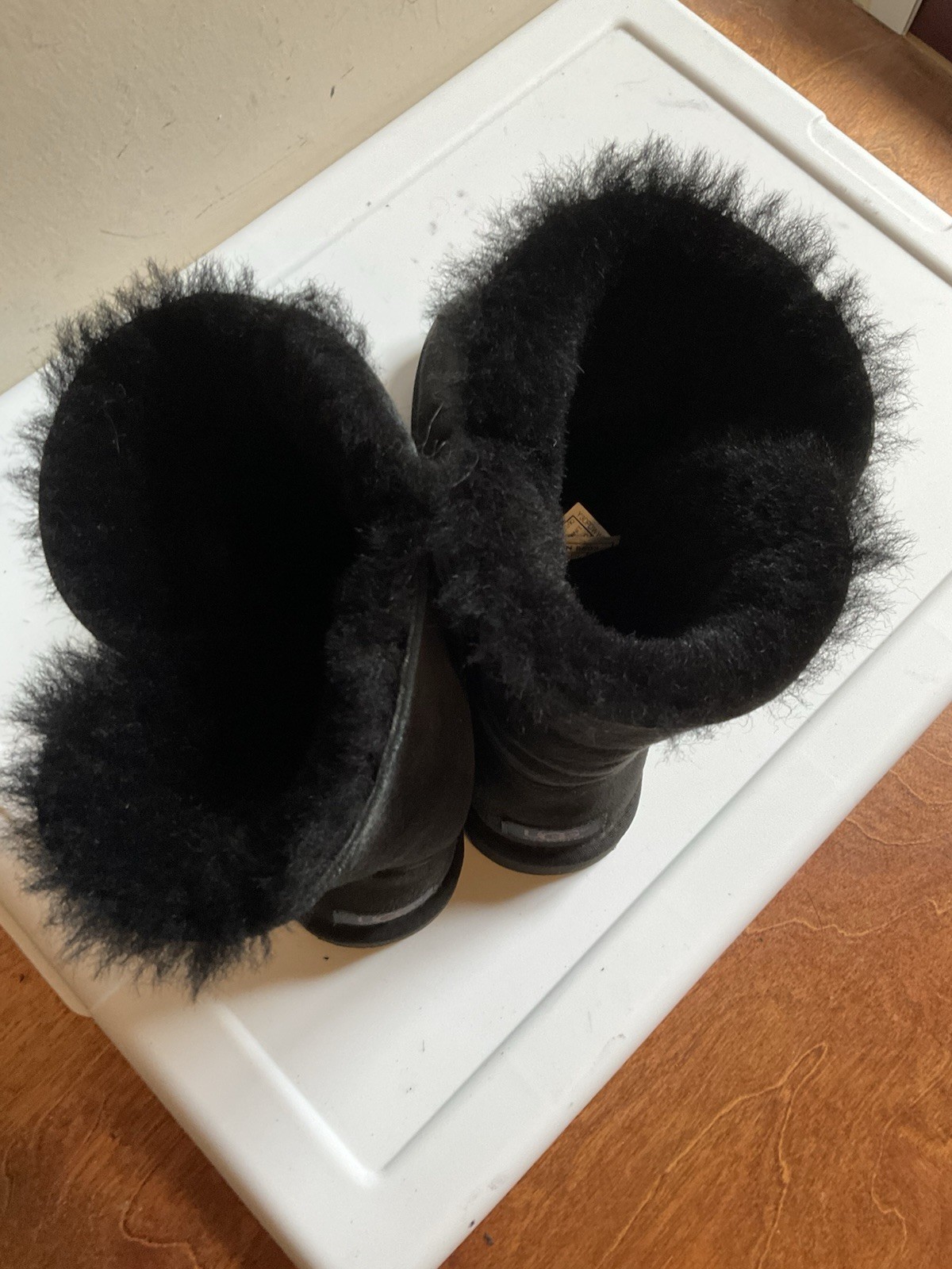 UGG Australia Bailey Button 5803 Black Sheepskin Shearling Boots Womens 8