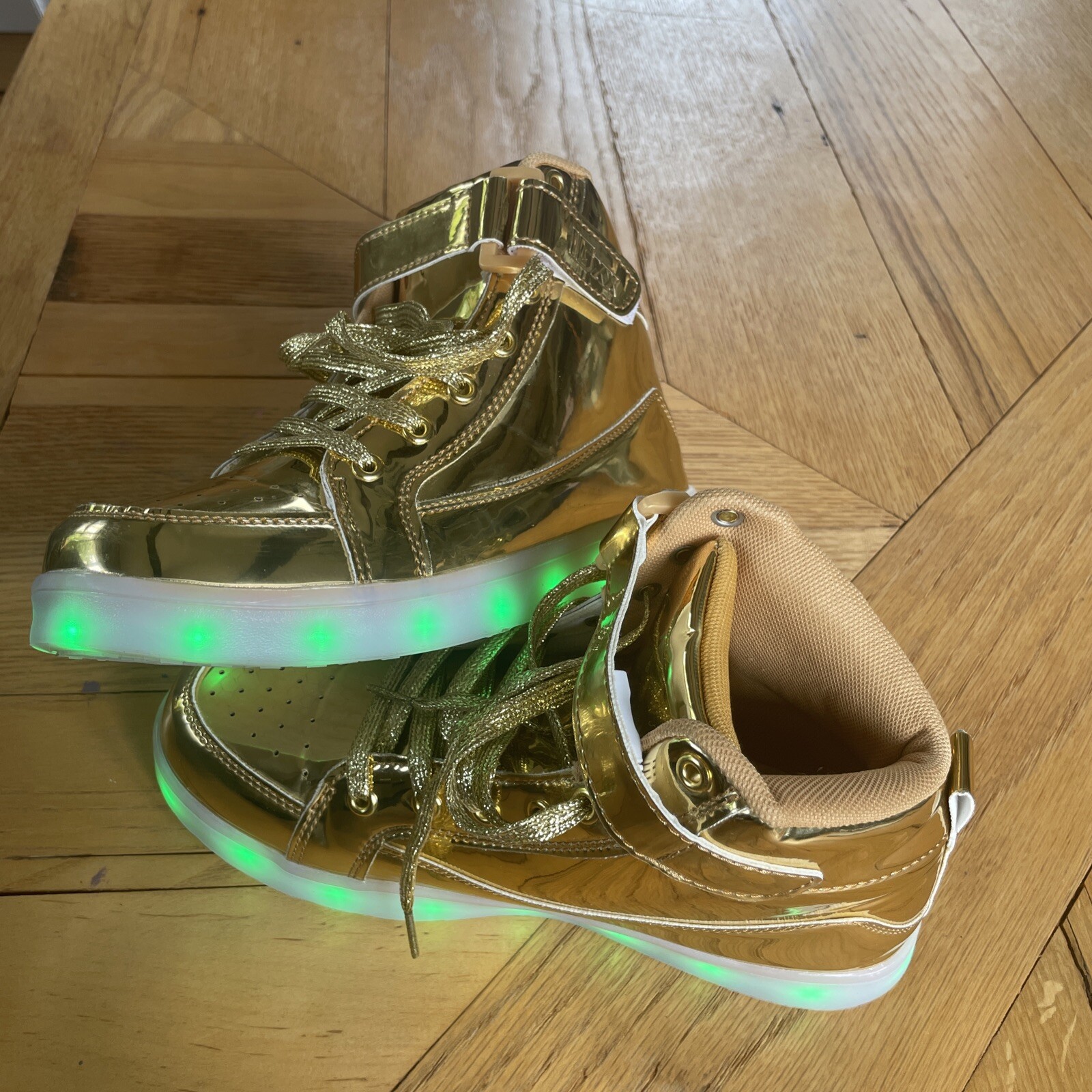 igxx led light up shoes With USB Charging Cable. Women’s size 7