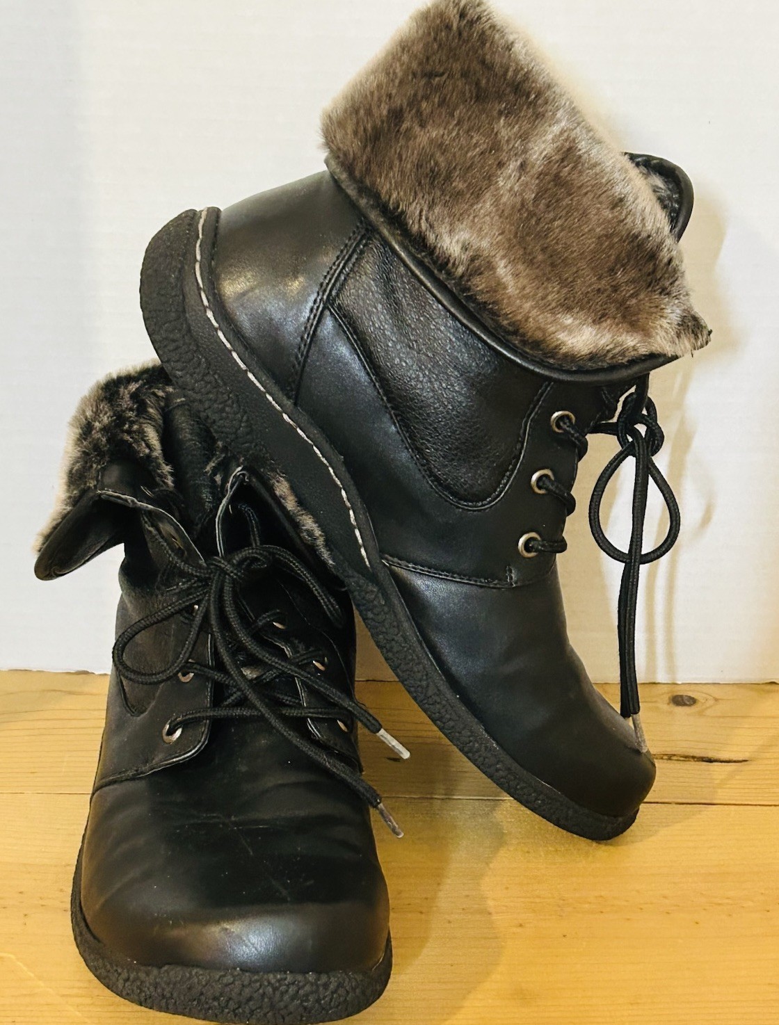 Wanderlust Fur Lined Boots Women’s Size 10 M Boot T15906 Brown 10W EUC