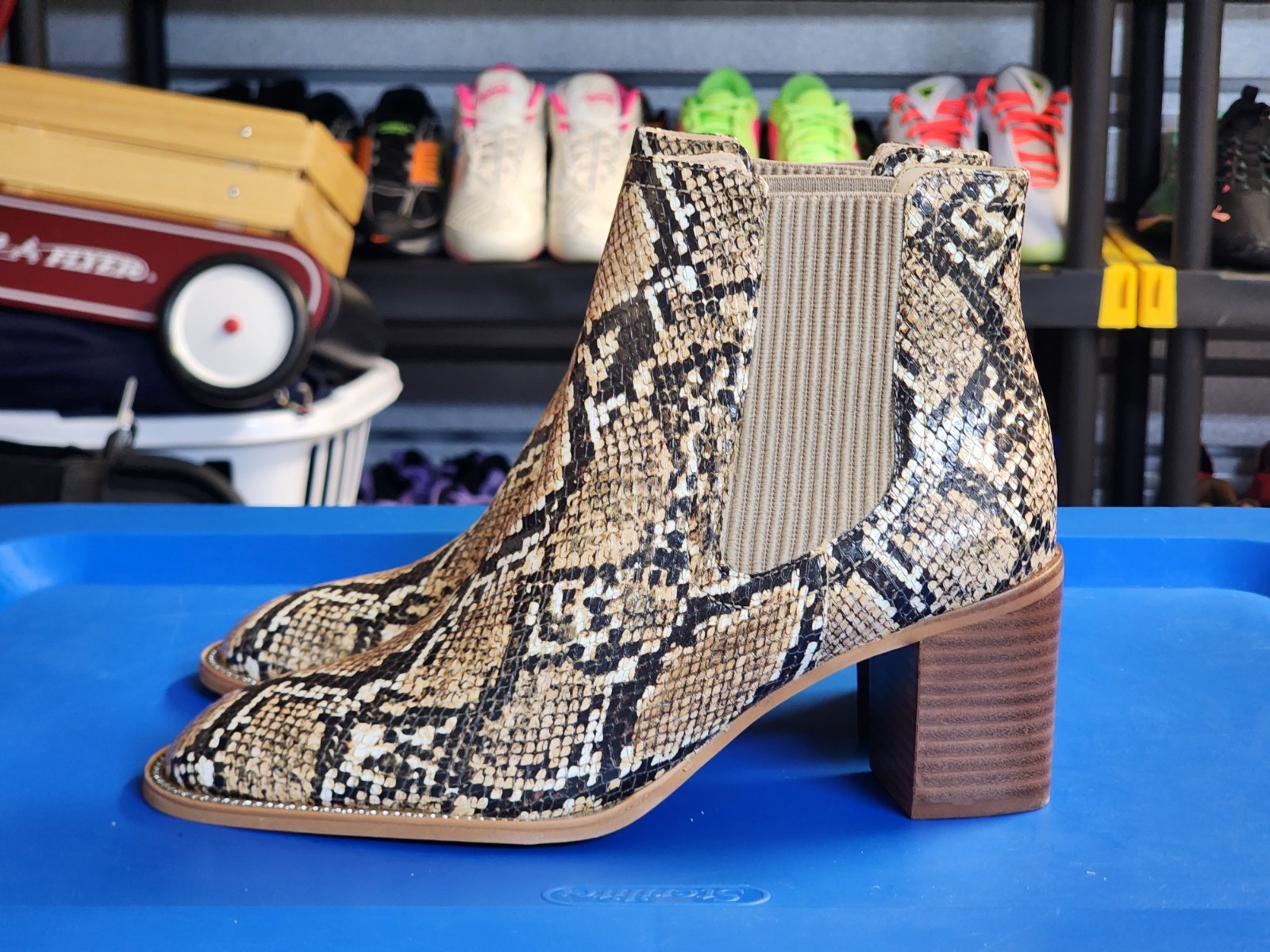 Vince Camuto Jentilliy Snake Print Leather Chelsea Ankle Boots Beige Black 8.5M