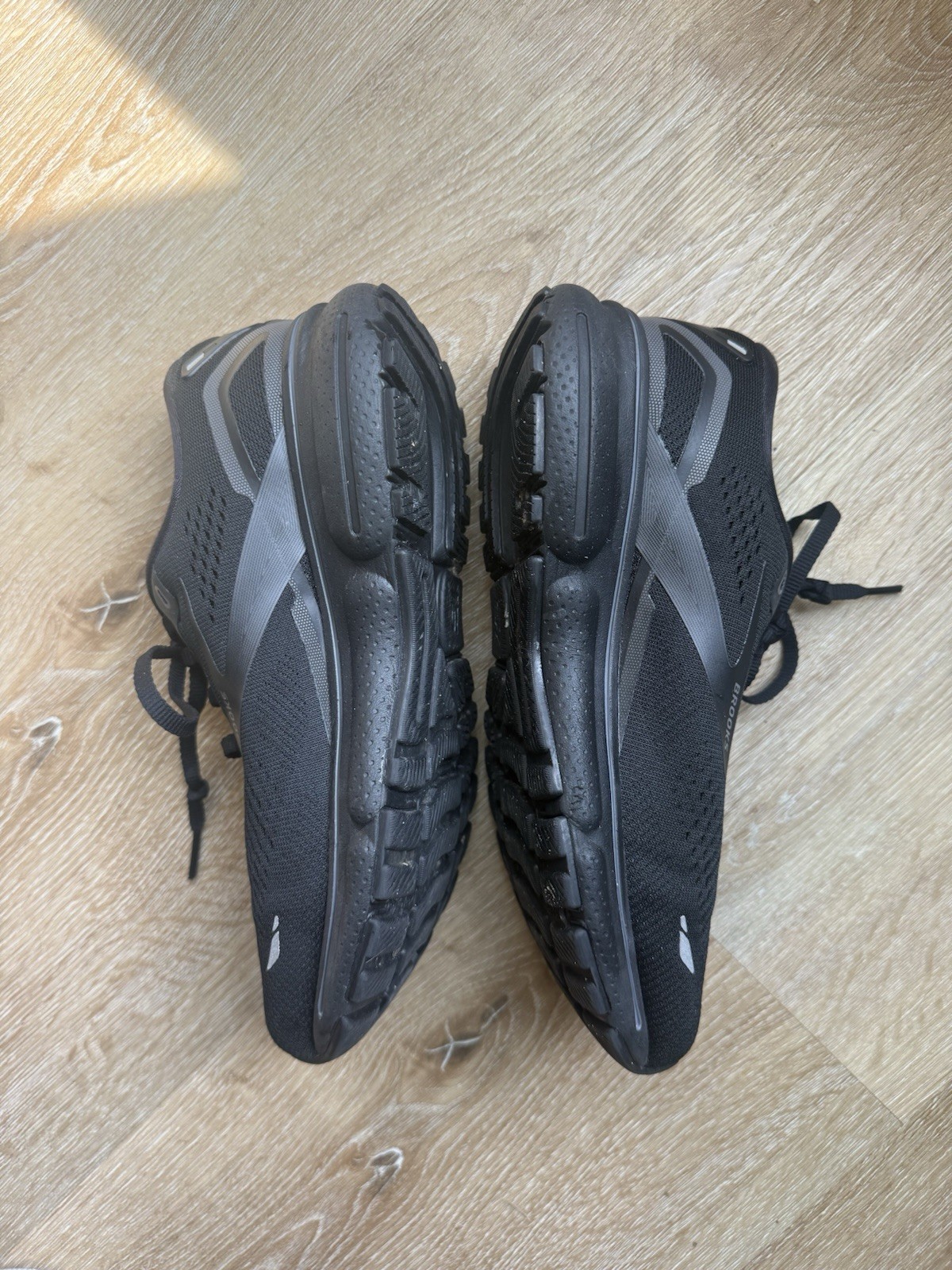 Brooks Ghost 15 Wide Black Ebony Mesh Lace-Up Sneakers Rubber Sole 7