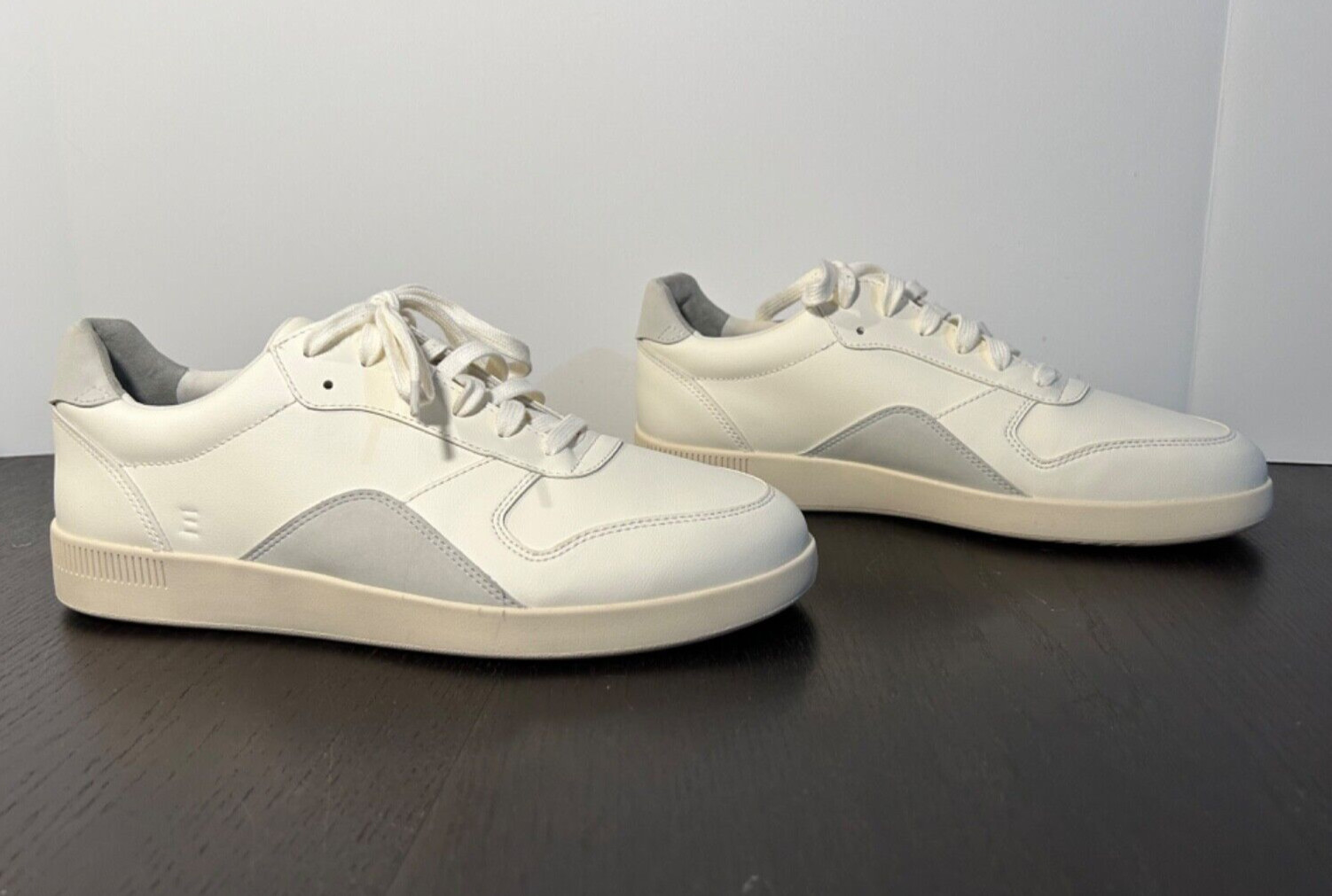 Everlane ReLeather Court Sneaker Off White/Gray Size W/11.5 M/9.5