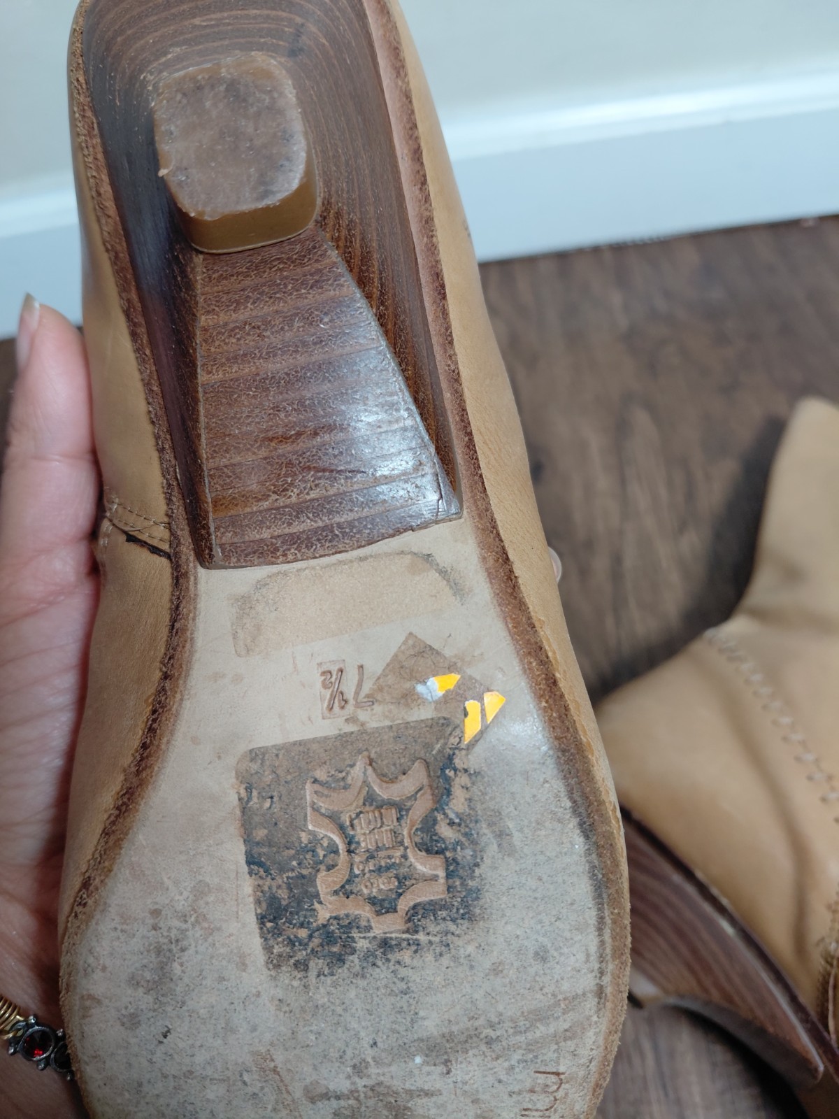 Michelle K tan leather boots. Vintage. Women Size 7.5