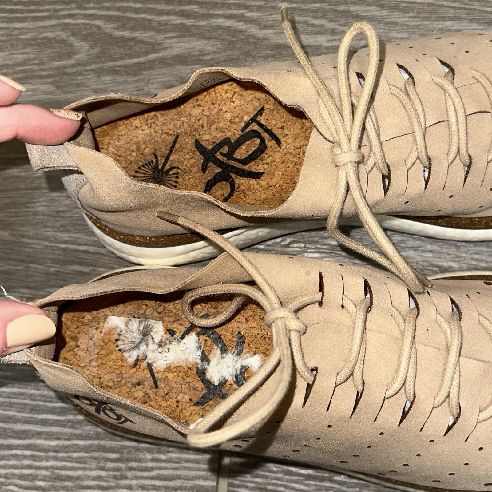 OTBT Alstead Comfort Sneaker Beige Vegan Suede Streetwear Activewear Women’s 9.5
