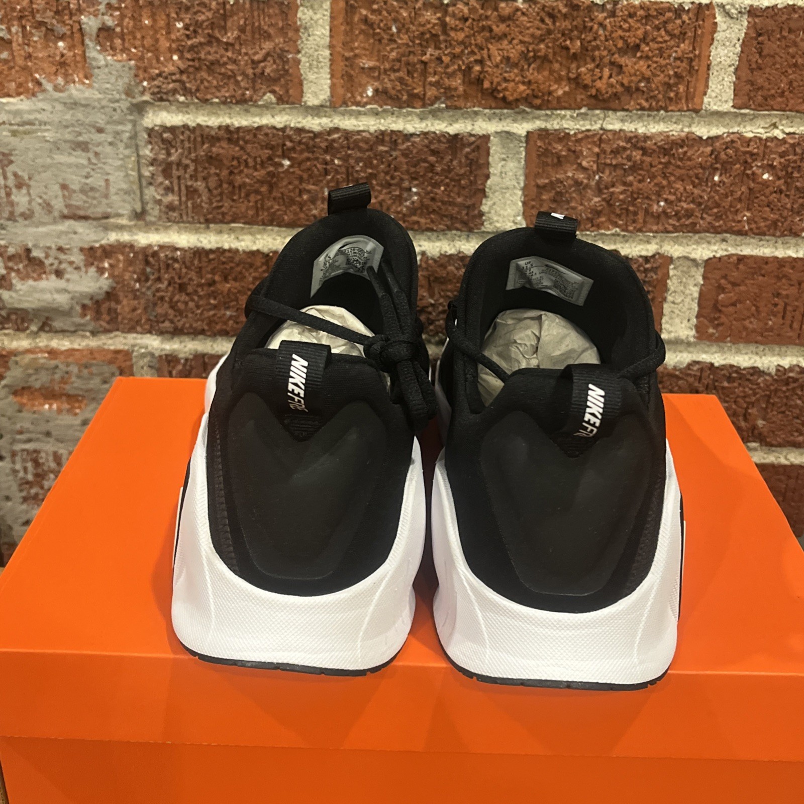 Nike Free Metcon 6 Black White Women’s 11 Training Gym Running Shoes FJ7126-001
