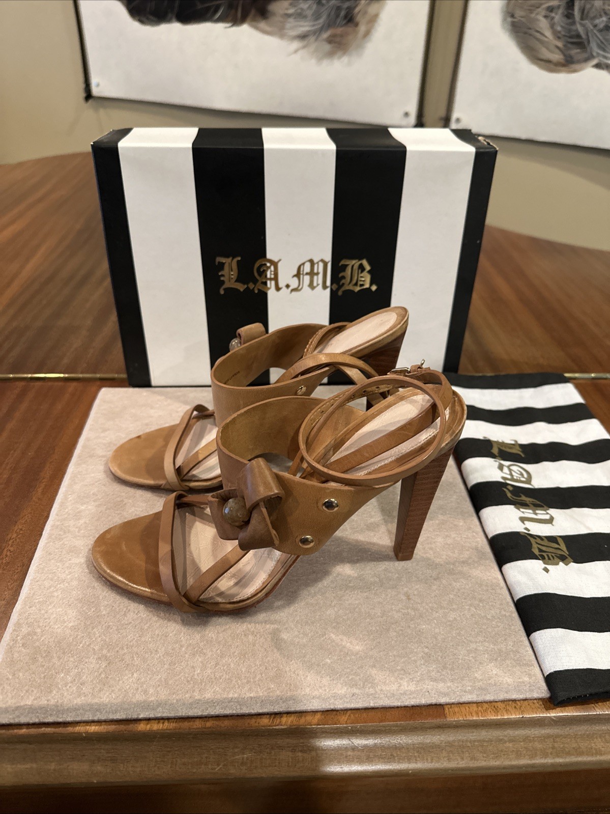 VTG- LAMB FLOWER BRN LEATHER ANKLE STRAP SANDALS HEELS 8.5M w/ BOX & SHOE BAG