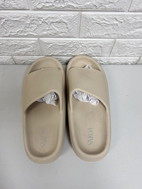 Women’s Snega Beige Foam Slides US 10 / UK 8