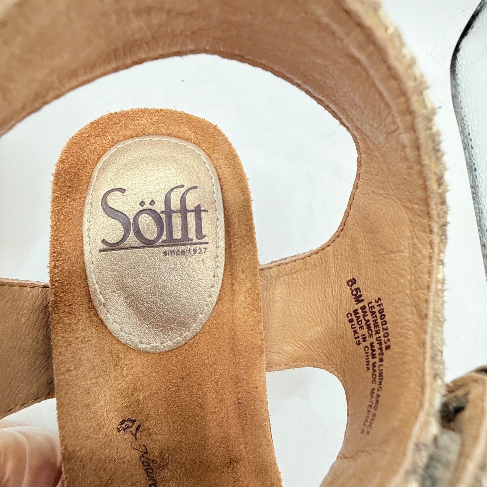 Söfft Verdi Wedge Sandals Womens 8.5 Gold Metallic Snake Print Leather Cork