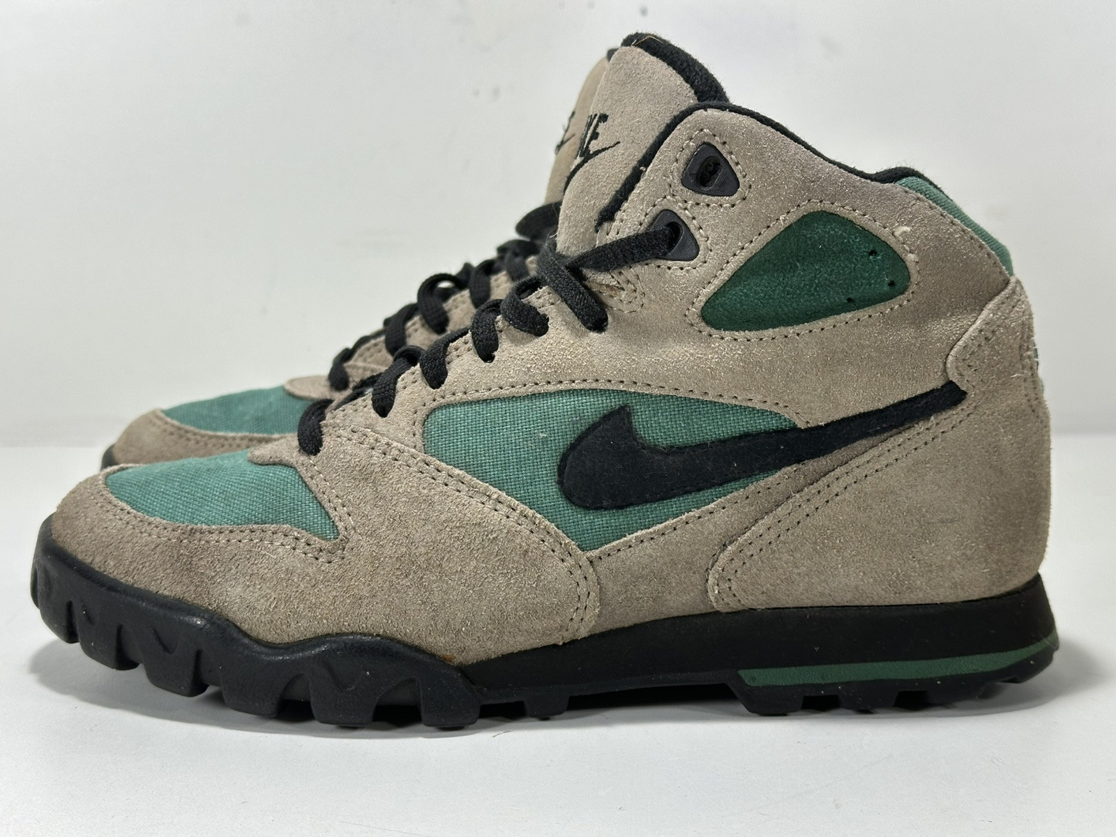 Vintage 90s Nike Caldera Hiking Boots Suede Women’s 6.5 Black Brown Green EUC!
