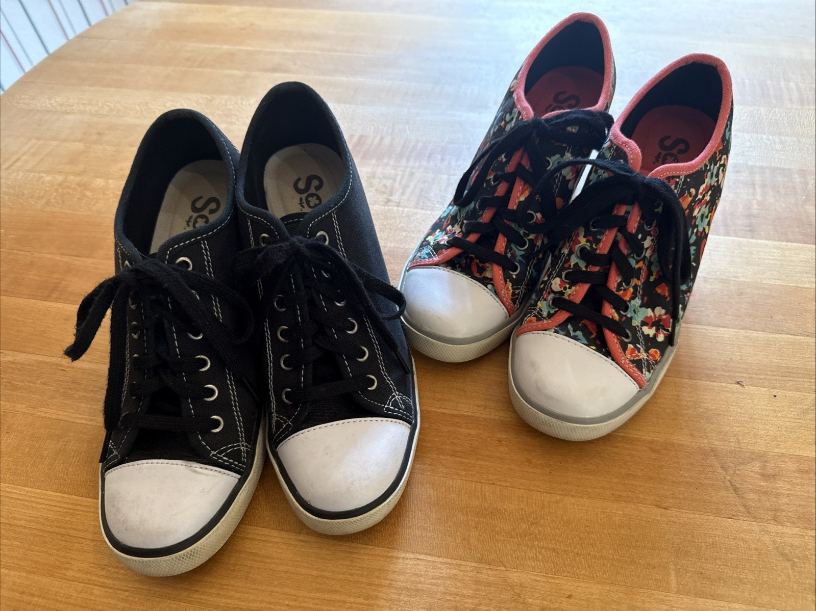 SO Black ShoeSolid or Floral Heeled Wedge Platform Sneaker Sz 8, Lace Up, Canvas