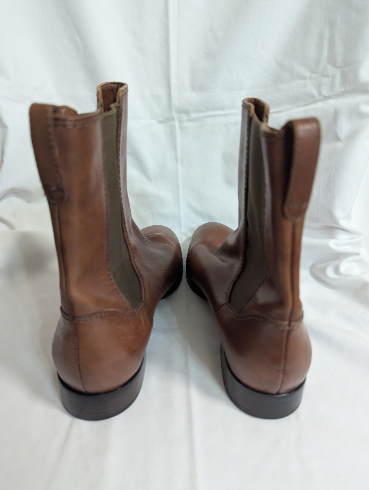 Cole Haan Chelsea Boot. Women’s 8.5 NikeAir Series. Waterproof.