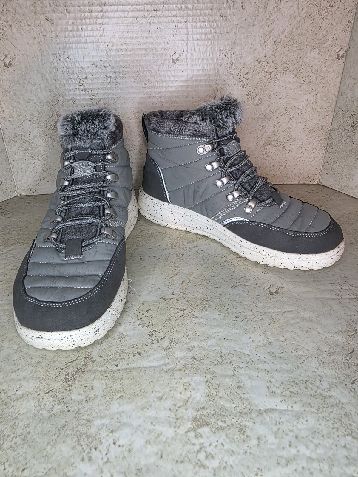 Hey Dude Brandy Ankle Boots Women Sz 6 Grey Faux Fur Lace Up Casual Comfort Shoe