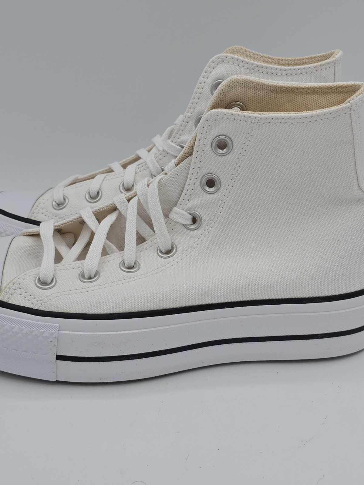 Converse Chuck Taylor All Star Lift Hi White Shoes Women’s – 560846C, Size 6