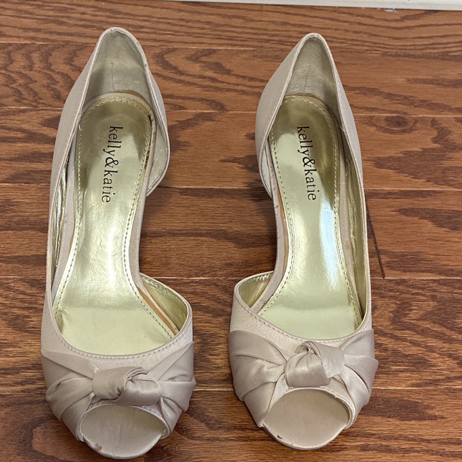 Kelly & Katie Peep Toe Bow Stiletto Pump Slip On Beige Leather Sole 7M 37