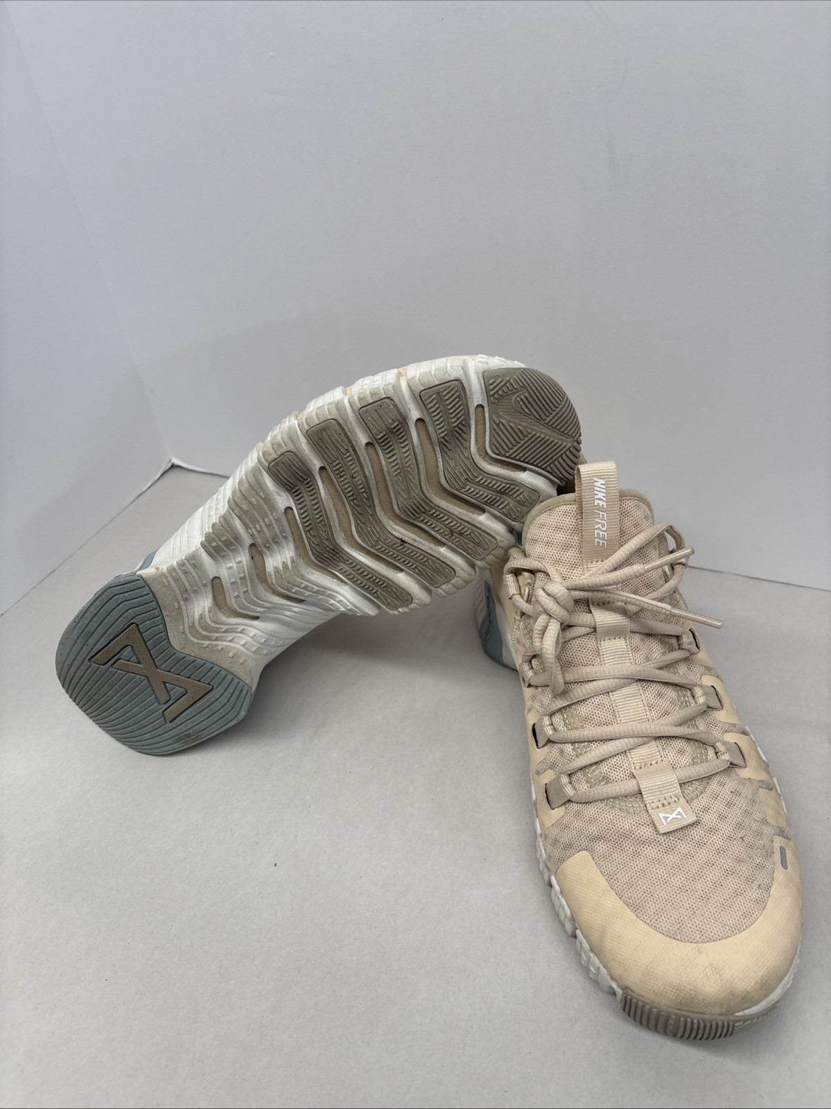 Nike Free Metcon 5 DV3950-105 Women’s Size 10 Shoes Sandrift Sand Drift