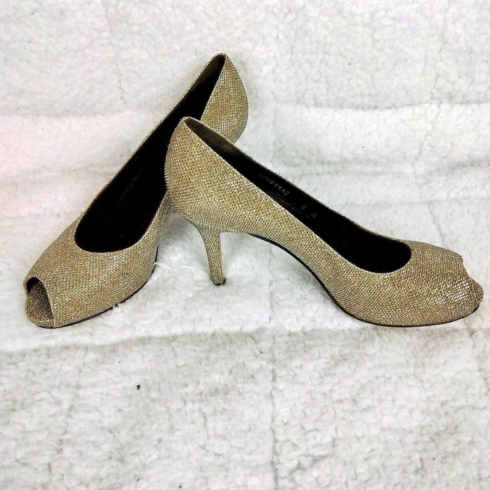 Stuart Weitzman Metallic Mesh Peep Toe Pumps Sparkly Gold Stiletto Heels