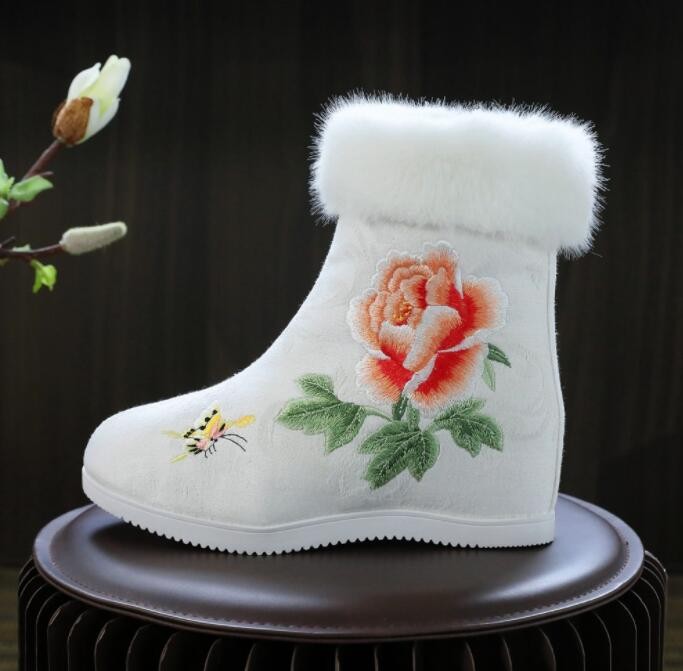 Fall/ Winter Women Chinese Folk Fleece Boots Embroidered Flower Flat Shoes Warm