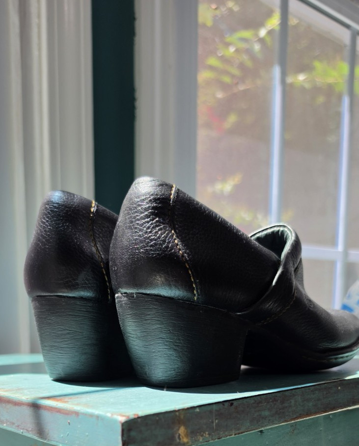 Born Black Leather Wedges Size 6.5 B72403 CQG12 Shoes Business Casual Walking