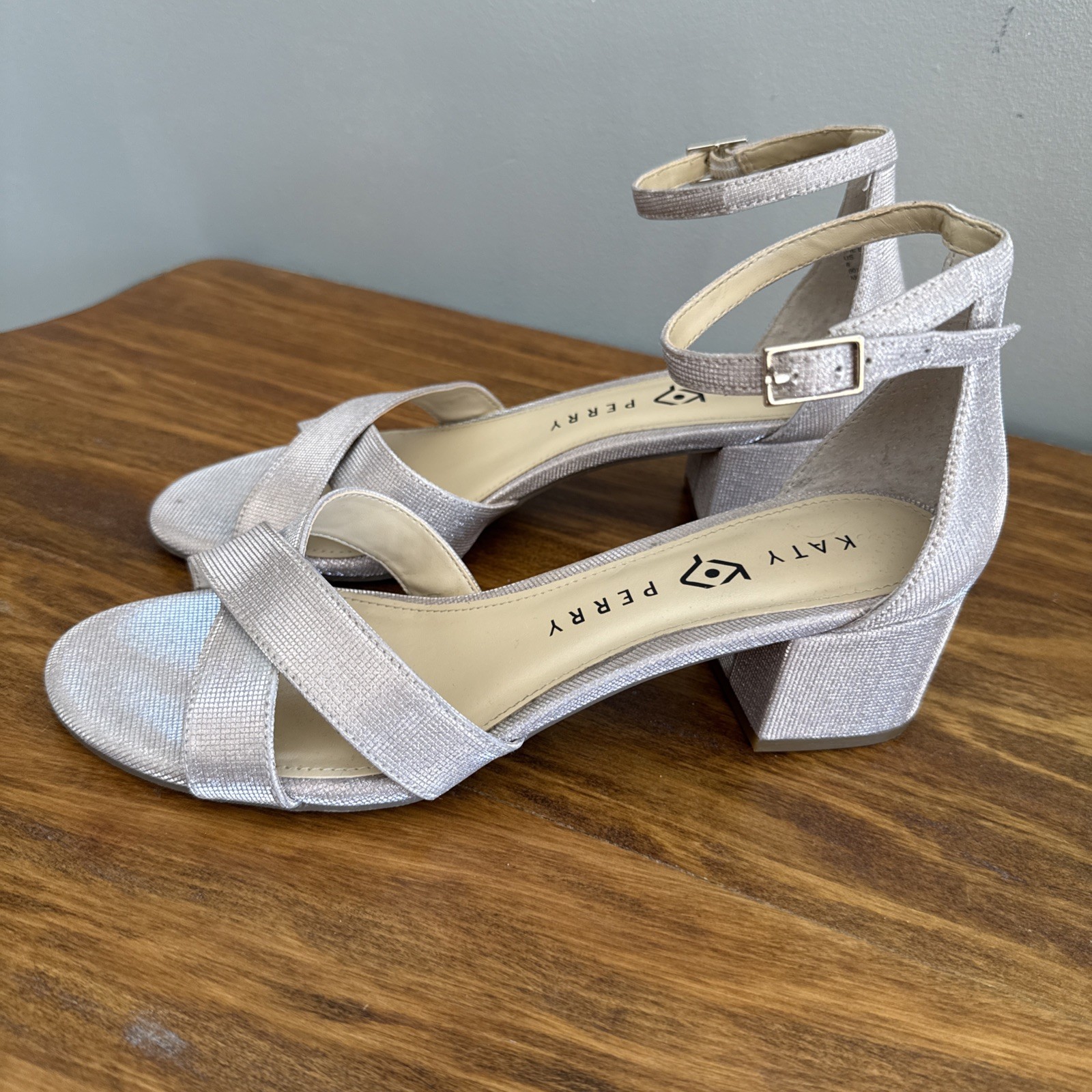 Katy Perry Ericka Champagne Metallic Ankle Strap 2” Block Heel Women’s Sz 8