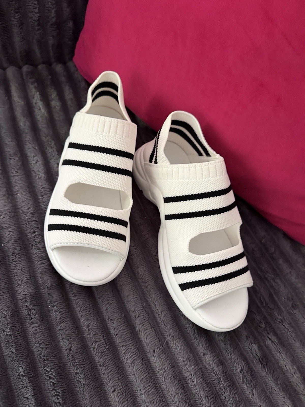 Women’s White/Black Striped Synthetic Open Toe Slip-On Sandals US 8.5