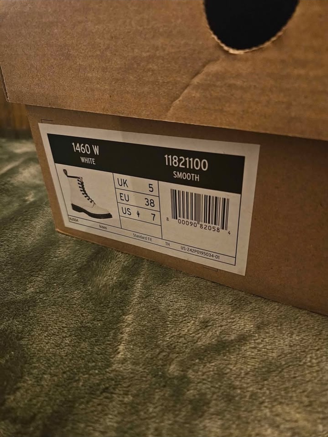 Dr. Martens 1460 Smooth Leather Boots White Women’s US 7 EU 38 UK 5 NIB