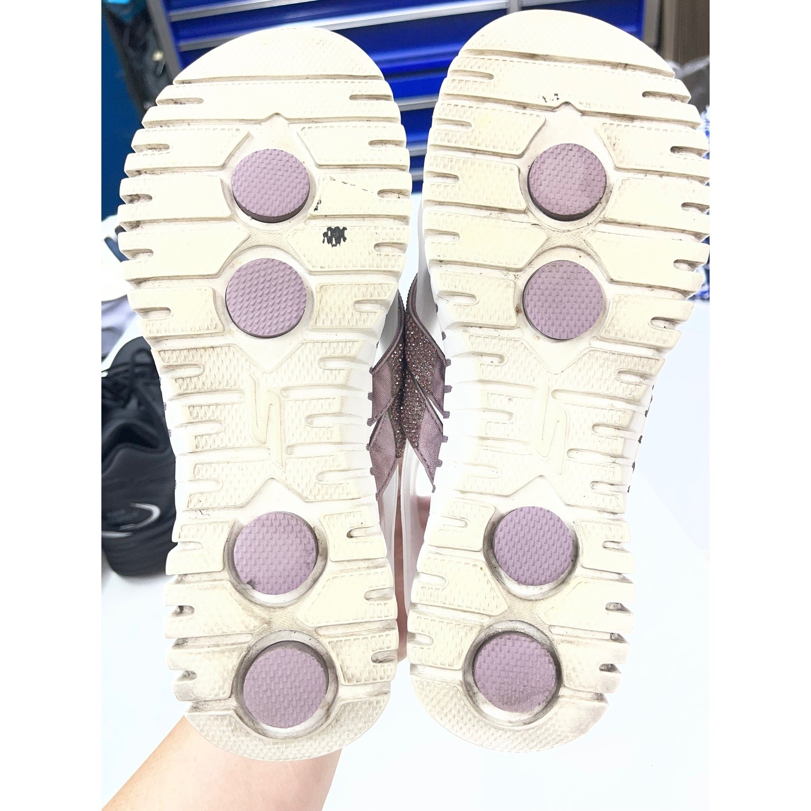 Skechers Go Walk Goga Mat Rhinestone Flip Flop Sandals Purple Mauve Womens 10